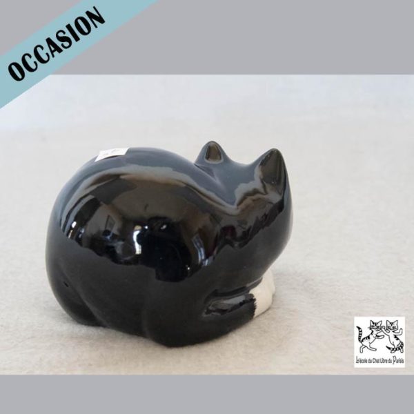 Vue dos chat en céramique noir et blanc