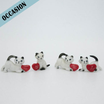 chats noirs et blancs en porcelaine